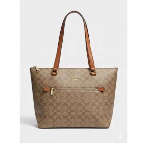 Coach Gallery Tote in Signature Canvas